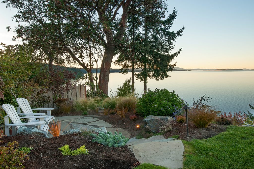 Landscape Design Expands Ocean View With Multiple Outdoor